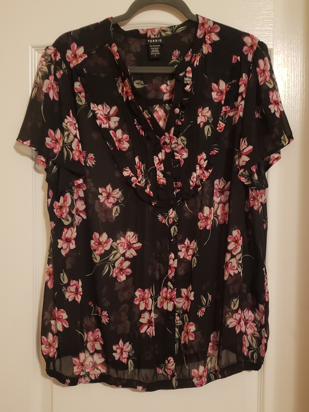 TORRID Black Floral Short-Sleeve Ruffled V-Neck Blouse